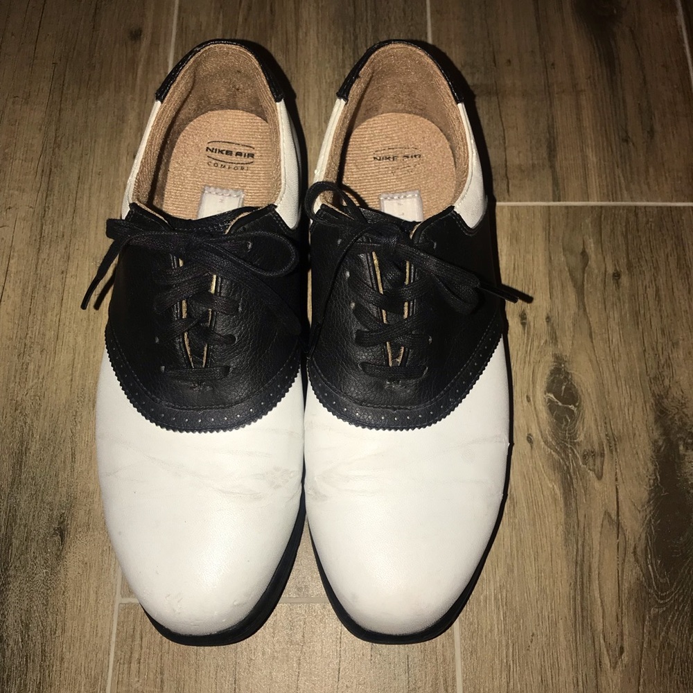 Nike Women’s Golf Shoes sz 7